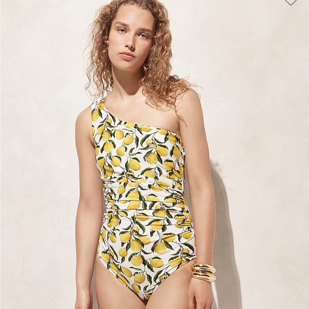 Ruched one-shoulder one-piece swimsuit in limoncello size 8 (lemon print swim)